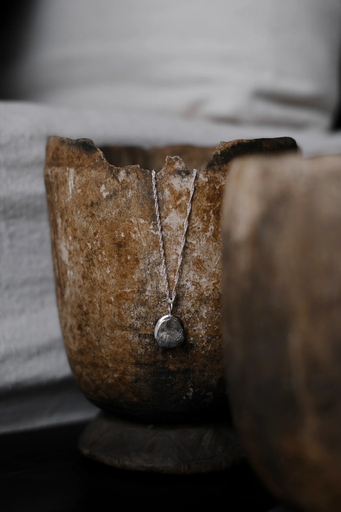 66fc021087b2d2b6c0c1089c_Aura necklace 01